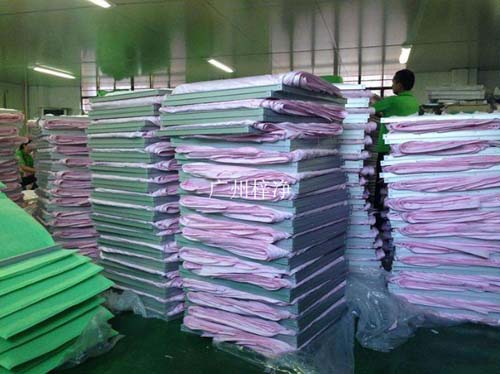 袋式中效過(guò)濾器生產(chǎn)車間 袋式中效過(guò)濾器生產(chǎn)車間