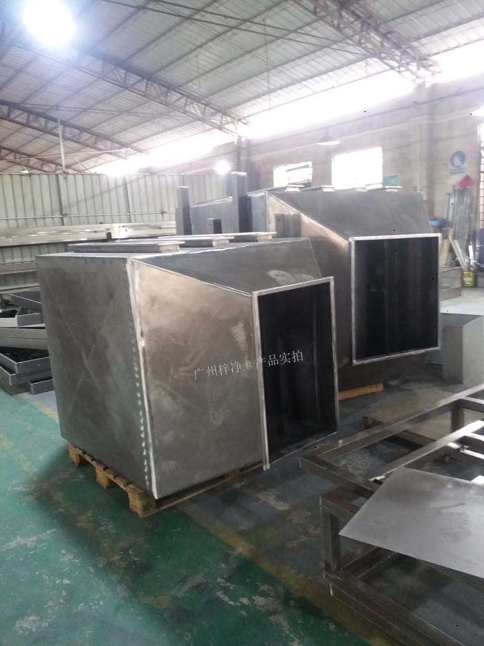 增壓新風柜可根據不同的通風管道布局，訂做不同的進出風口方向的風柜；