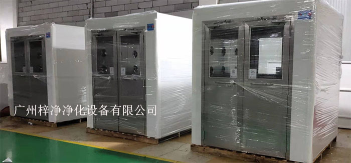 在潔凈室領域,風淋室作為一種關鍵的空氣凈化設備 在潔凈室領域,風淋室作為一種關鍵的空氣凈化設備