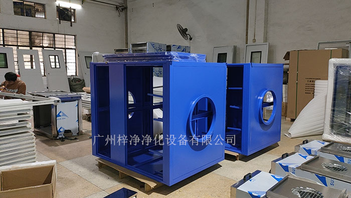 空氣過濾箱內部結構裝的初效空氣過濾器，高效空氣過濾器，風機。